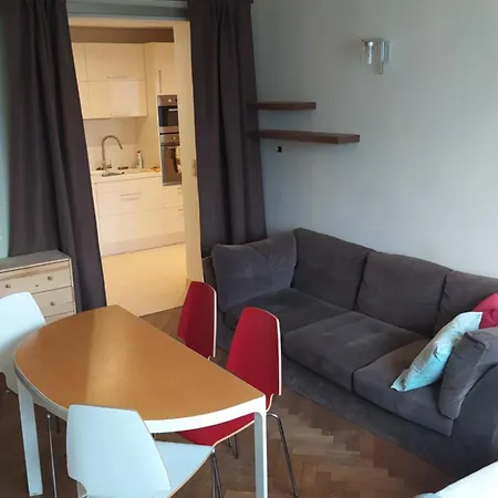 Spacious In 6 Near Center Pansiyon Prag
