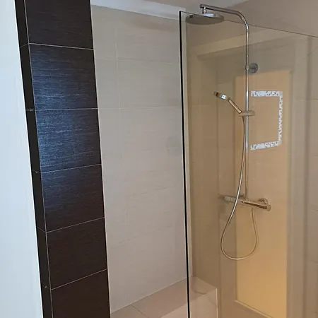 Spacious In 6 Near Center Pansiyon