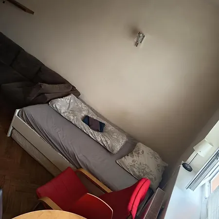 Pansiyon Spacious In 6 Near Center Prag