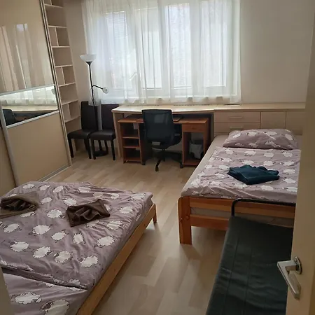 Spacious In 6 Near Center Prag