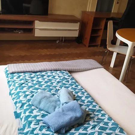 Spacious In 6 Near Center