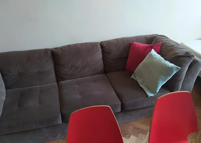 Spacious In 6 Near Center Praga