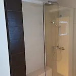 Spacious In 6 Near Center 民宿